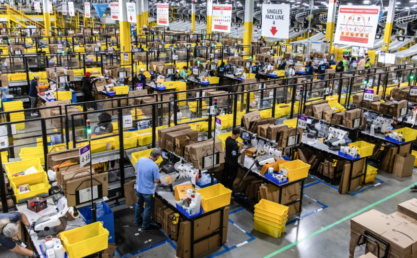 Amazon Boosts Workforce with 5,000 New Hires in WA for Christmas Rush