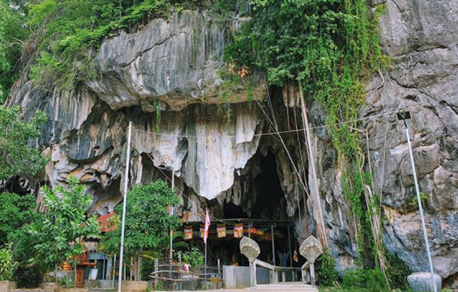 The Caves and Temples in Kampot travel